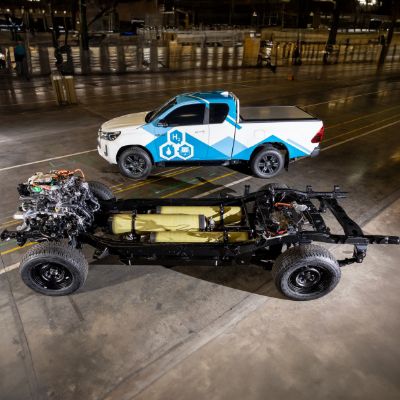 Toyota Bednarscy Toyota Hilux z napędem wodorowym z prestiżową nagrodą