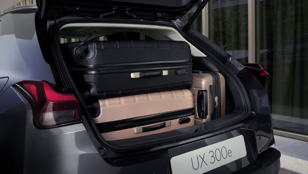 Lexus UX trunk