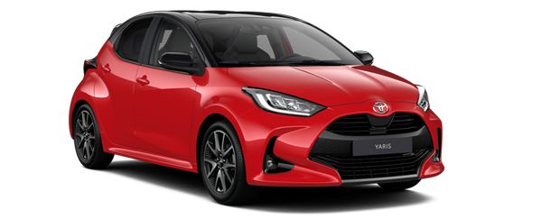 Roter Toyota Yaris auf rotem Hintergrund