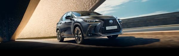 Der neue Lexus RX 450h in Fahrt