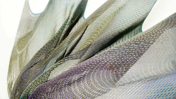 Kunstvoll gefaltetes und geschnittenes Papier in einer Nahaufnahme