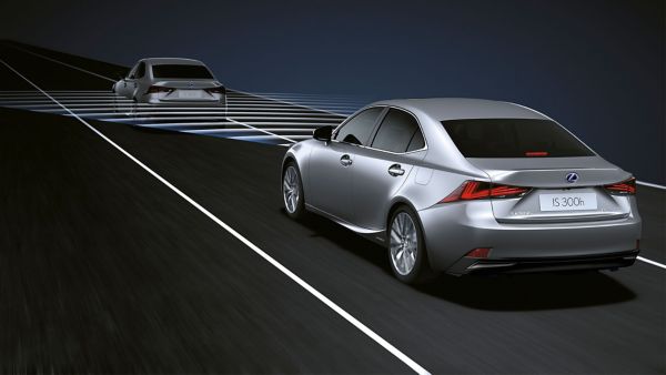 Grafische Darstellung des Geschwindigkeitsregelsystems beim Lexus IS 300h 