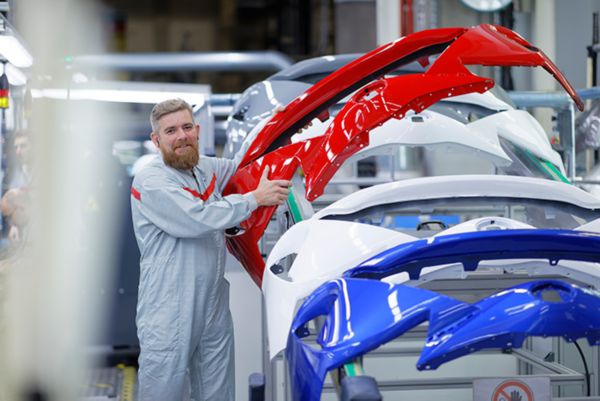 Employé assembleur Toyota Yaris