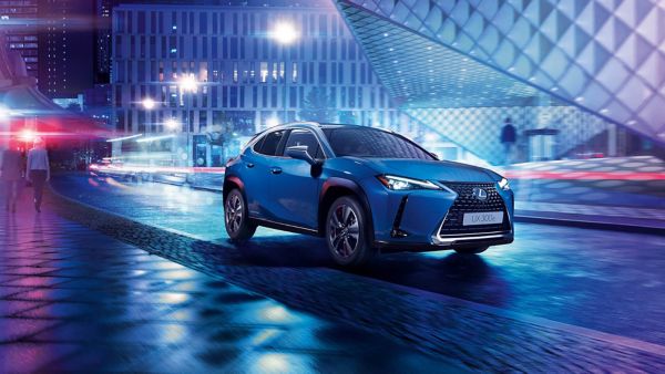 LEXUS İLK YÜZDE 100 ELEKTRİKLİ MODELİ UX 300E’NİN DÜNYA PRÖMİYERİNİ GERÇEKLEŞTİRDİ