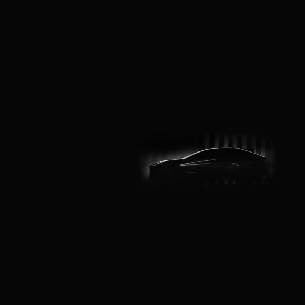 Lexus Konzeptfahrzeug im Dunkeln mit nur schwach erkennbaren Linien
