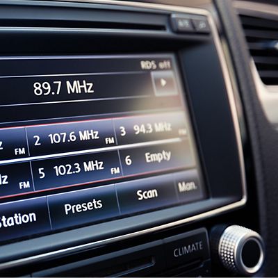 DAB Autoradios und die Vorteile von Digitalradio