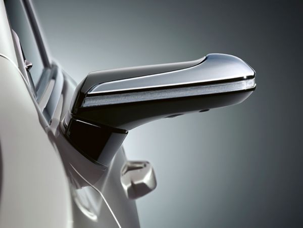 LEXUS DÜNYADA BİR İLK OLAN DİJİTAL AYNAYI TÜRKİYE’DE SATIŞA SUNDU