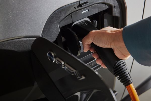Toyota, bZ4X, exterieur, close up, opladen