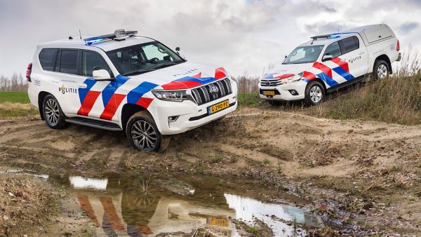 03-Toyota-terreinwagens-voor-Nationale-Politie