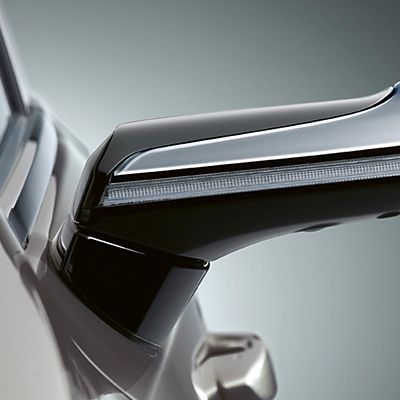 Lexus ES 300h: Außenspiegel-Kameras jetzt verfügbar