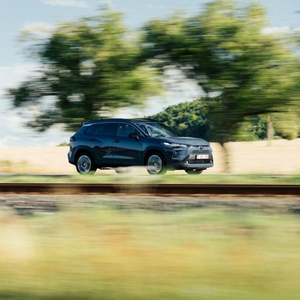 Toyota, Corolla, Cross, exterieur, driekwart, linksvoor