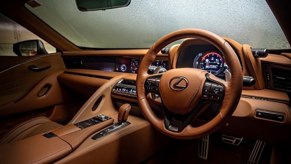 LEXUS’UN ÜSTÜ AÇILAN LC CONVERTIBLE MODELİ EKSTREM DONDURUCU TESTLERDEN GEÇTİ