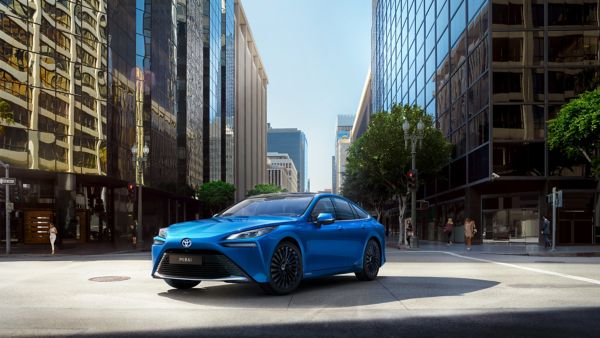 Toyota Mirai in der Stadt