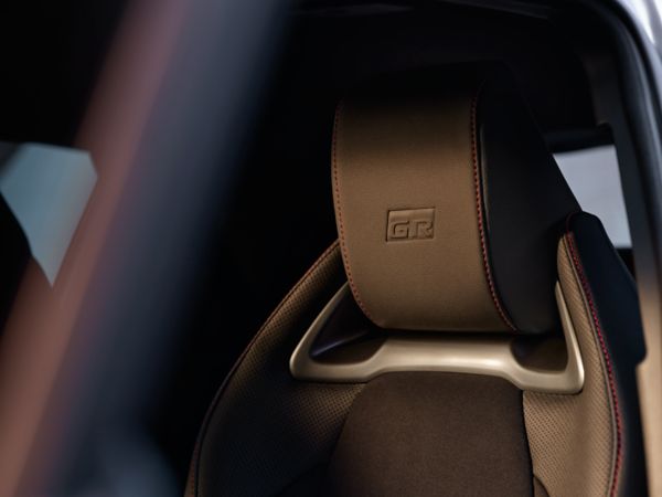 C-HR  дизайн на седалките