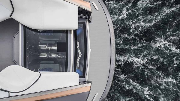 Lexus Yacht Heck - Perspektive von oben