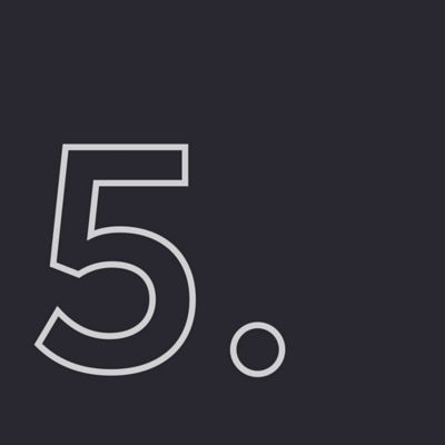 Grafisches Icon einer stilisierten Zahl Fünf auf dunklem Hintergrund mit geometrischen Linien.