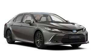 Stříbrný hybridní vůz Toyota Camry