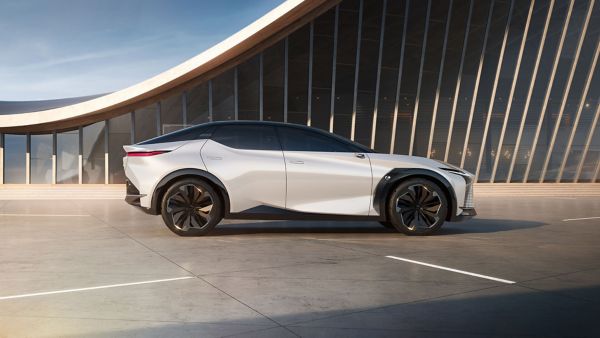 Lexus LF-Z Electrified Konzeptwagen in Seitenansicht