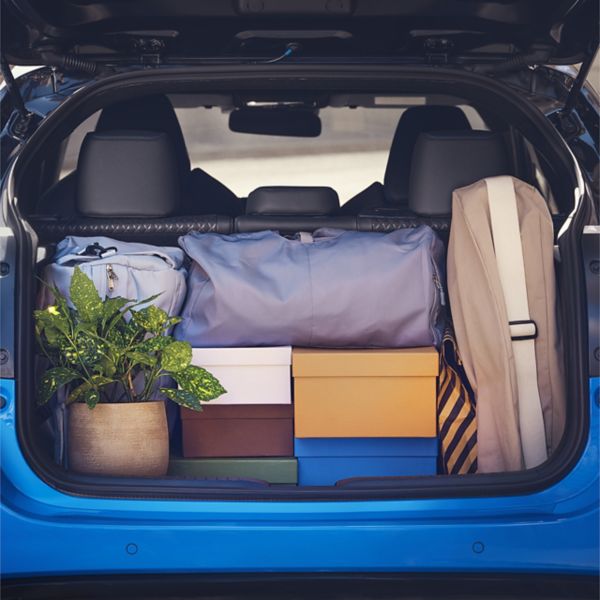 Een volle achterbak van de Toyota Yaris