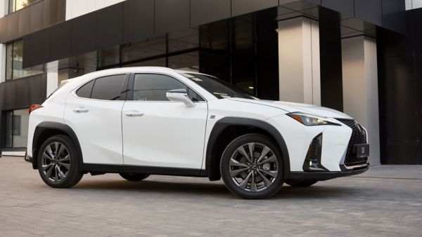 Lexus UX's drivers cockpit 