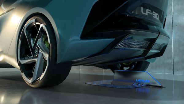 Detailaufnahme des Hecks eines Lexus LF-30 Electrified Konzeptfahrzeugs