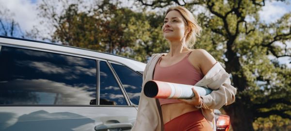 Dlouhá cesta na dovolenou? 5 tipů, jak zabránit bolesti zad