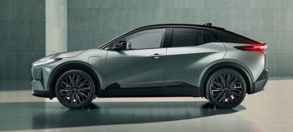 Toyota chrlí novinky: Představujeme úplně nový elektromobil C-HR+