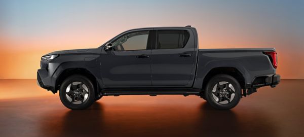 Új generáció, új hajtásláncok, új korszak: Megérkezett a legújabb, elektrifikált Toyota Hilux