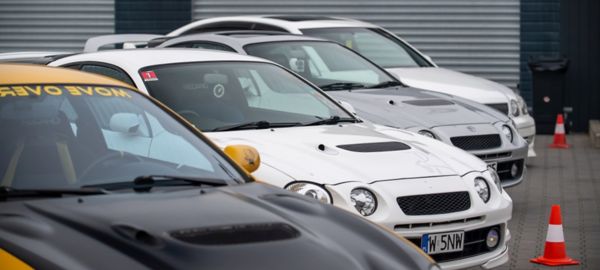 Klasyczne modele samochodów sportowych Toyoty