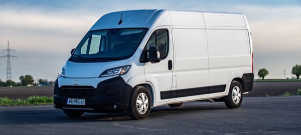 Toyota Professional umacnia się na pozycji lidera rynku LCV w Polsce
