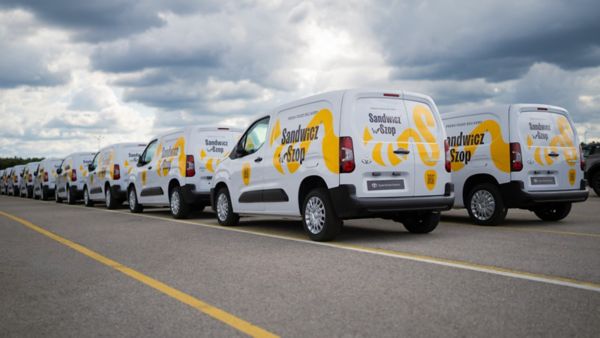 Toyoty PROACE CITY w barwach Sandwicz Szop