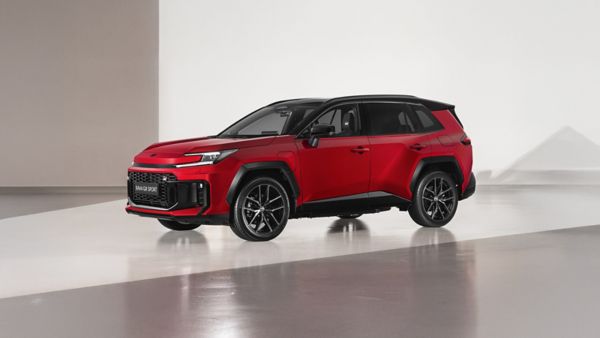 Je to tady! Přijíždí nová generace Toyoty RAV4