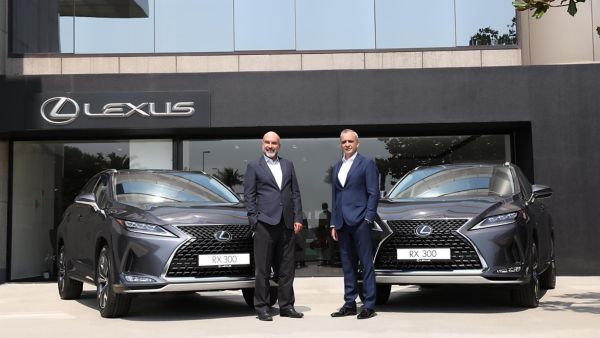 224 MODEL YARIŞTI LEXUS EN KUSURSUZ OTOMOBİL MARKASI SEÇİLDİ