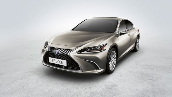 LEXUS DÜNYADA BİR İLK OLAN DİJİTAL AYNAYI TÜRKİYE’DE SATIŞA SUNDU
