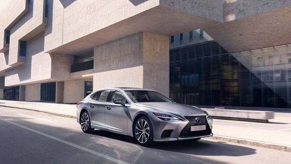  Everyday excellence – perfecting performance in the new lexus ls 