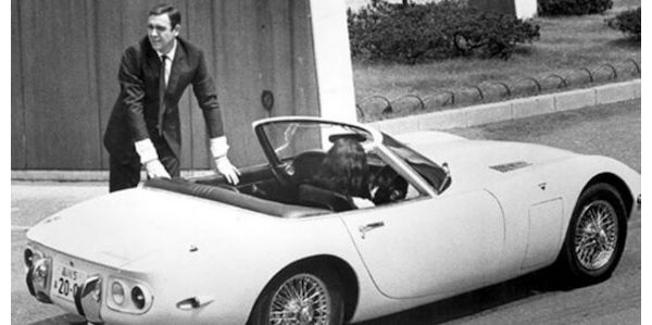 Bond with the old Toyota 2000GT