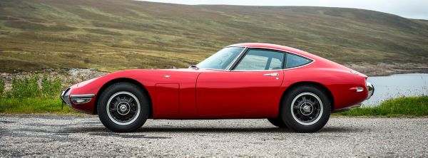 side view of Toyota 2000GT