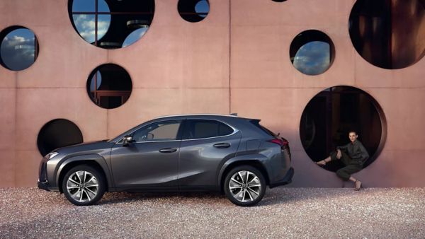 Side view of Lexus UX 300e