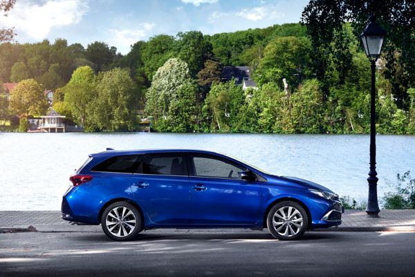 Toyota Relax ja Toyota Auris Touring Sports