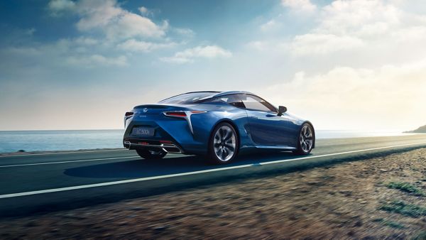 2017-lexus-lc-blue-gallery-009-1920x1080_tcm-3195-1059089