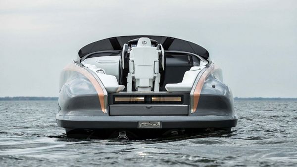 LEXUS ONTHULT SPORT YACHT CONCEPT