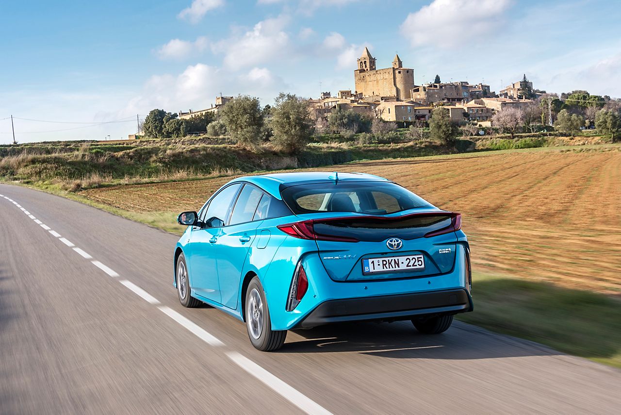 Toyota prius plug in deals electric range