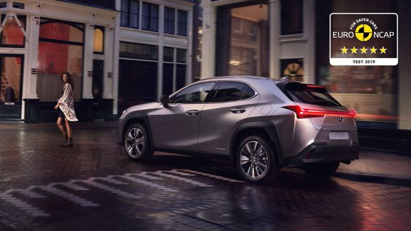 CROSSOVER LEXUS UX ZÍSKAL MAXIMÁLNÍ PĚTIHVĚZDIČKOVÉ OHODNOCENÍ V TESTECH EURO NCAP