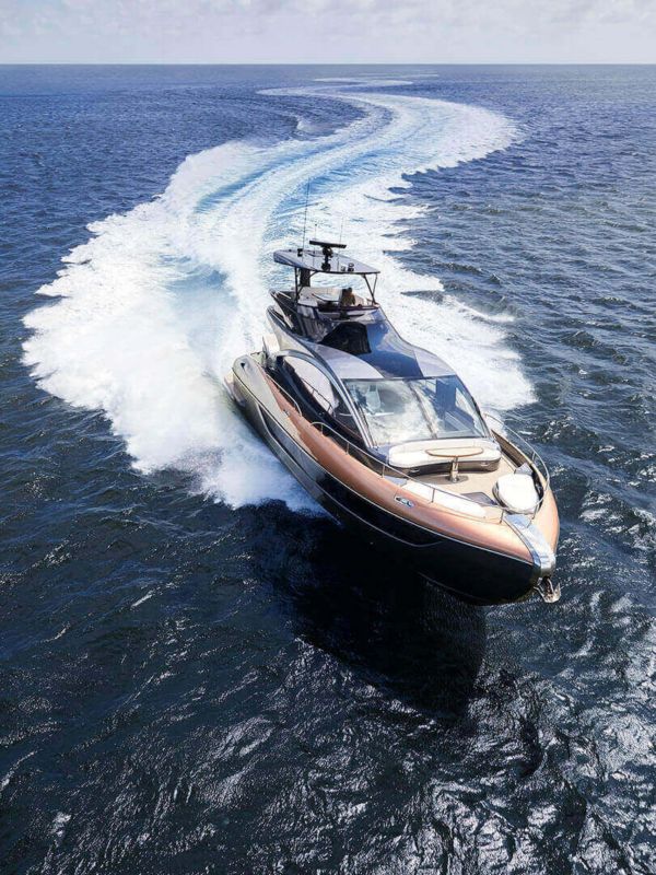 YACHT DE LUXE : LE LY 650