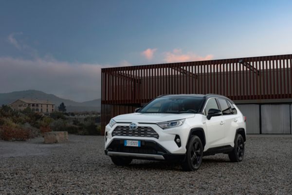 2019-toyota-rav4-stat-04-816320