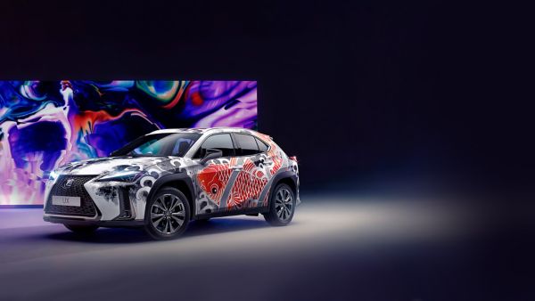 Компания Lexus представила первый в мире татуированный автомобиль