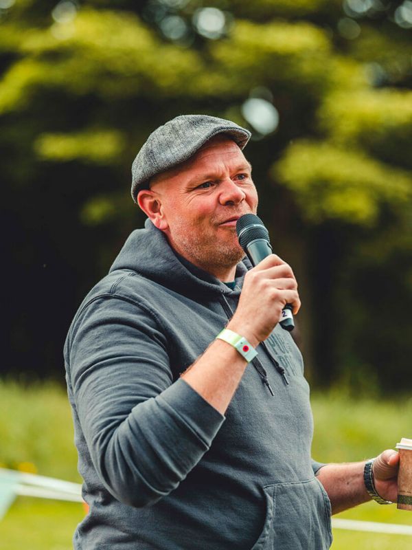 Tom Kerridge talking through microphone