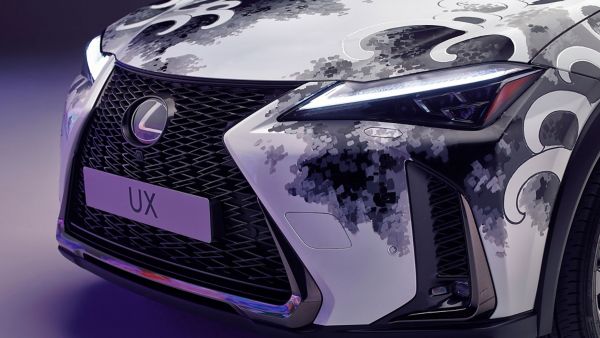 SUV Lexus UX tatoué