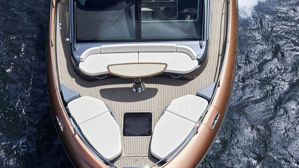 LEXUS PREMIERES NEW LUXURY YACHT