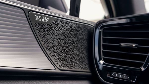 Lexus NX Mark Levinson speaker 